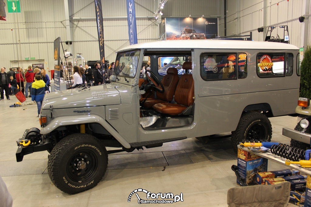 Toyota Land Cruiser 40 Diesel, długa