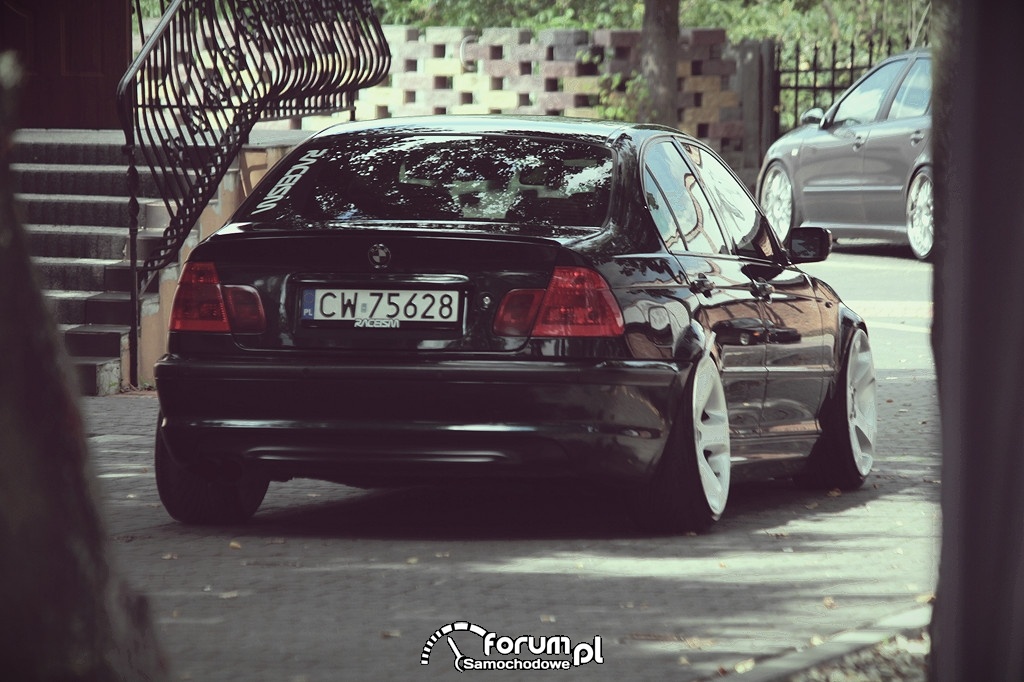 BMW Seria 3 E46, białe alufelgi