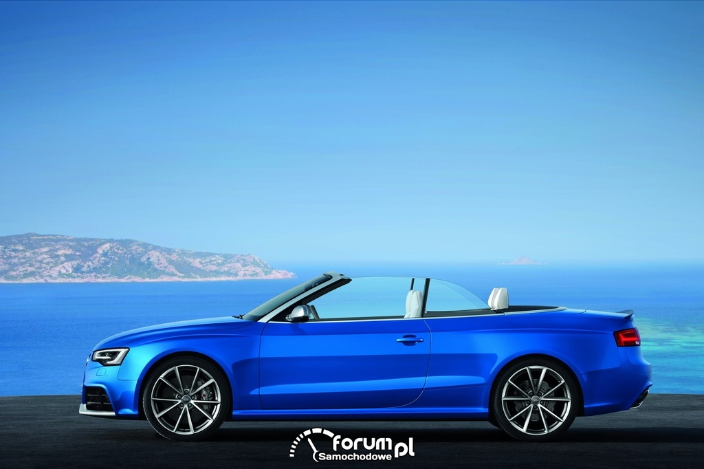 Audi RS 5 Cabriolet z otwartym dachem, bok