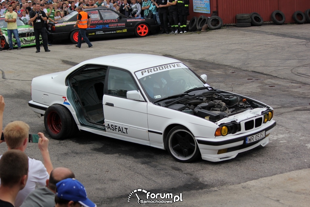 BMW E34 serii 5, bez tylnych drzwi