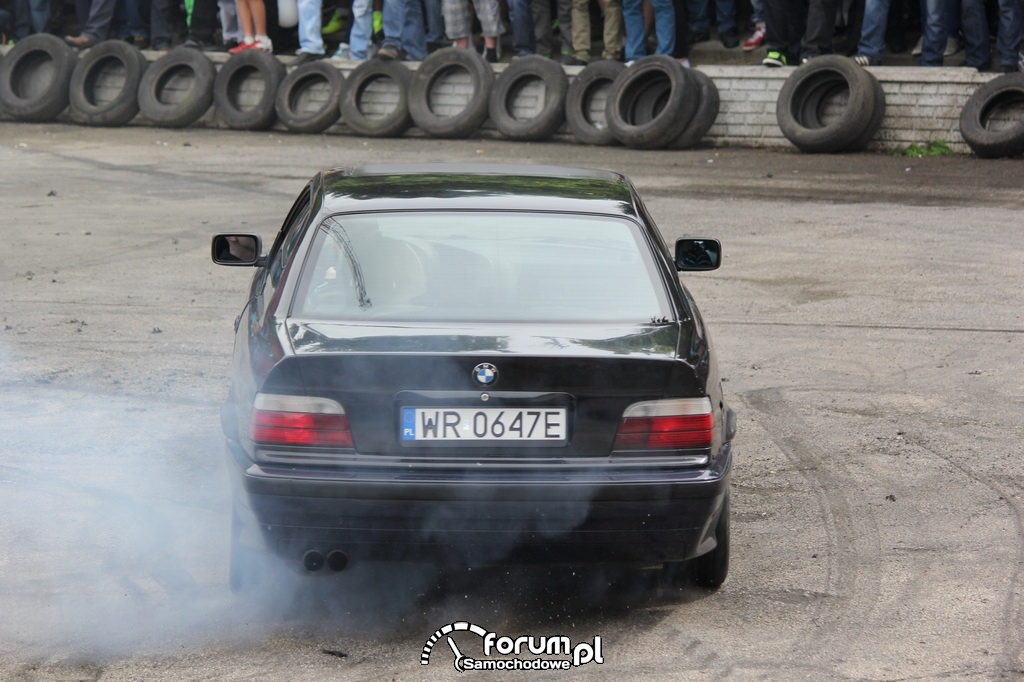 BMW E36 serii 3 coupe, palenie gumy, 1