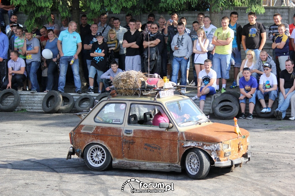 Fiat 126p, zardzewiały