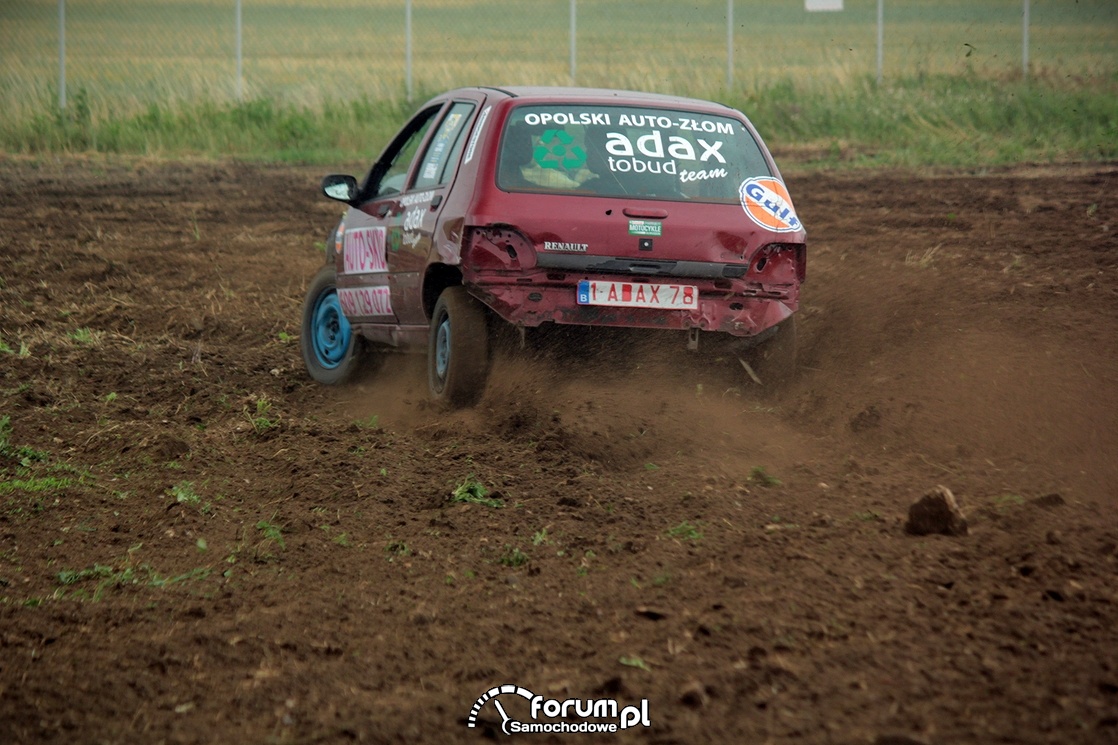 Renault Clio na zakręcie, Wrak Race