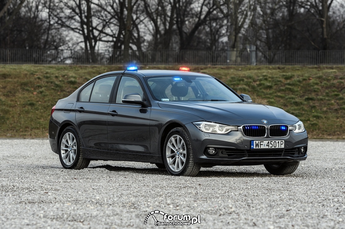 BMW 330i xDrive, nieoznakowany radiowóz, 2