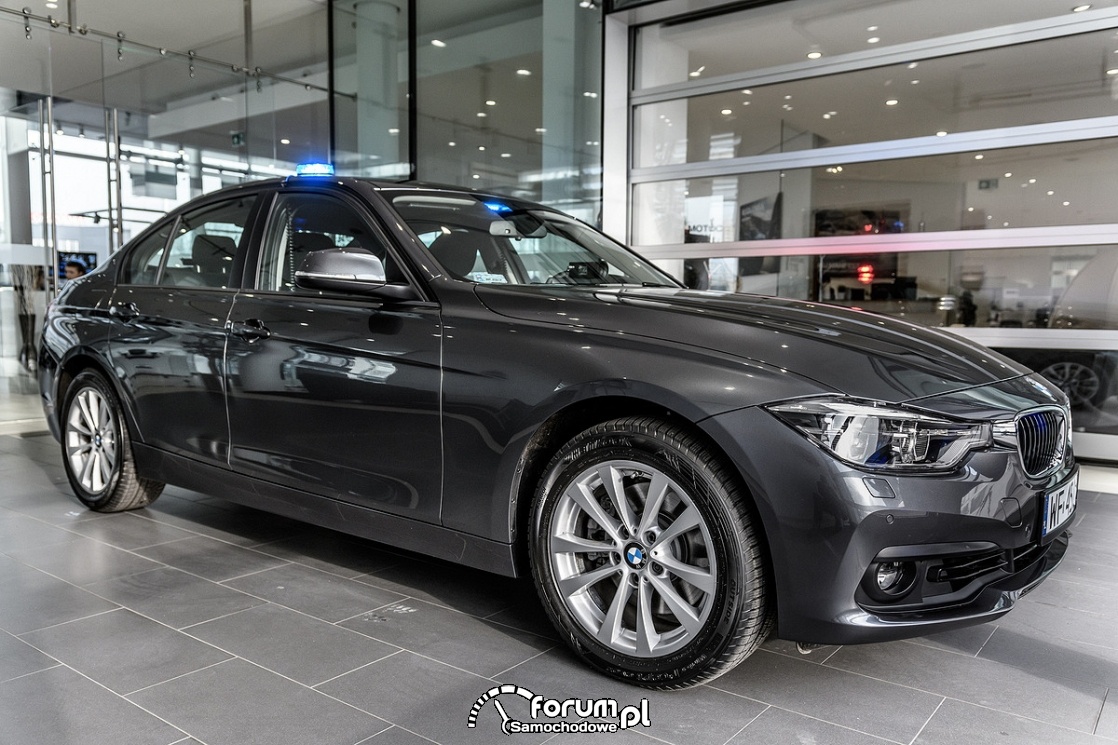 Nieoznakowany radiowóz, BMW 330i xDrive