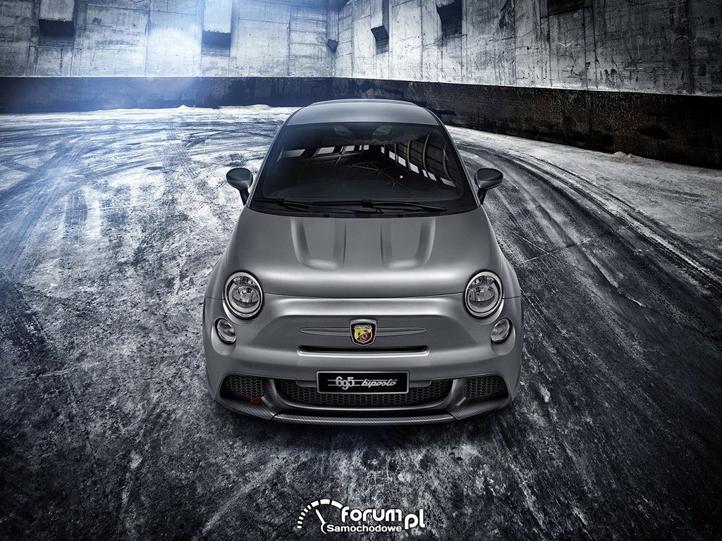 Abarth 695 biposto, przód