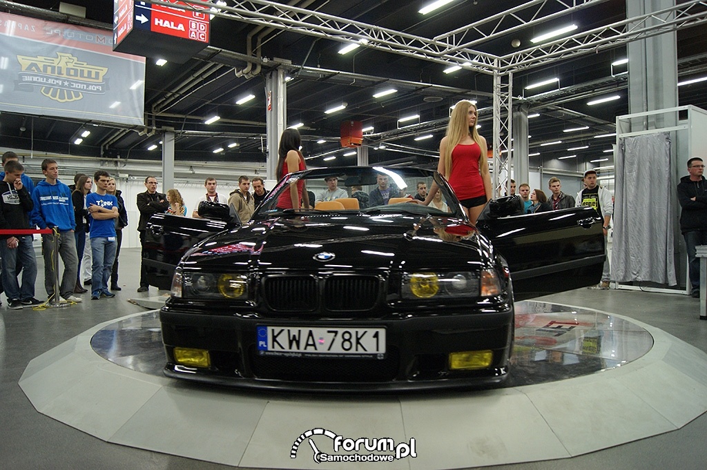 BMW E36 Cabrio, przód, dziewczyny