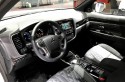 Mitsubishi Outlander PHEV, wnętrze