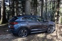 Hyundai Tucson, hak, parkowanie w lesie