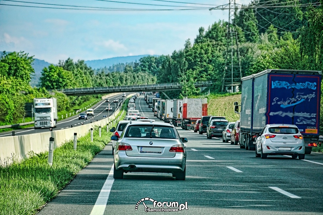 Korytarz życia - droga ekspresowa, autostrada