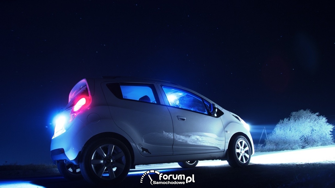 Na drodze w nocy - Chevrolet Spark