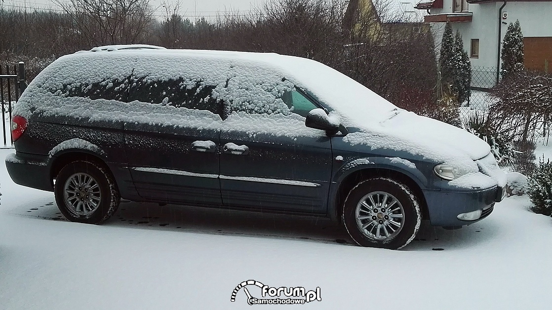 Niebezpieczne mrozy, śnieg i oblodzone drogi