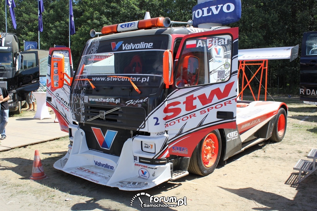 Volvo FM12, ciężarówka do driftu, STW Drift Team zdjęcie