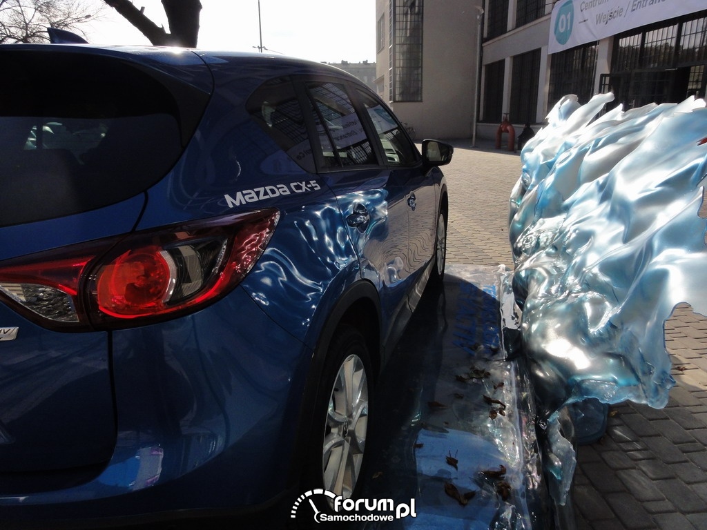 Mazda CX-5, Łódź Design Festival 2012, bok