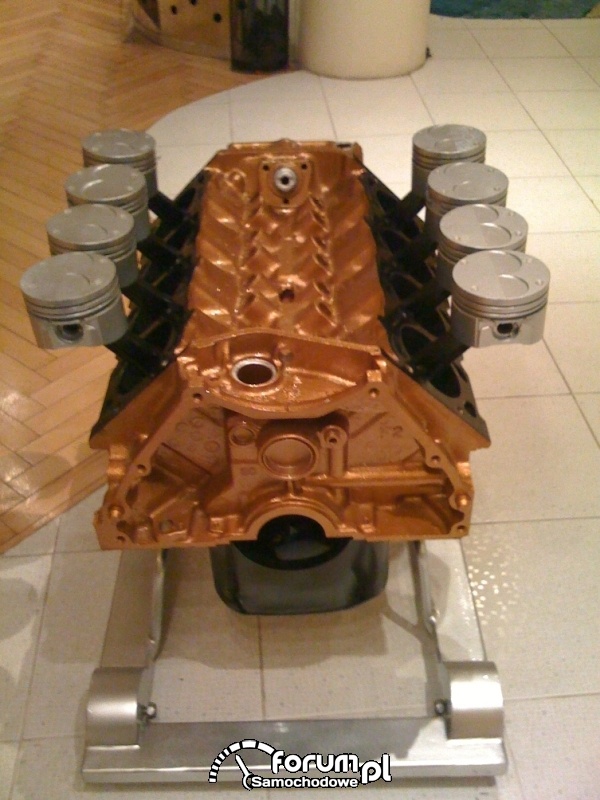 CADILLAC V 8