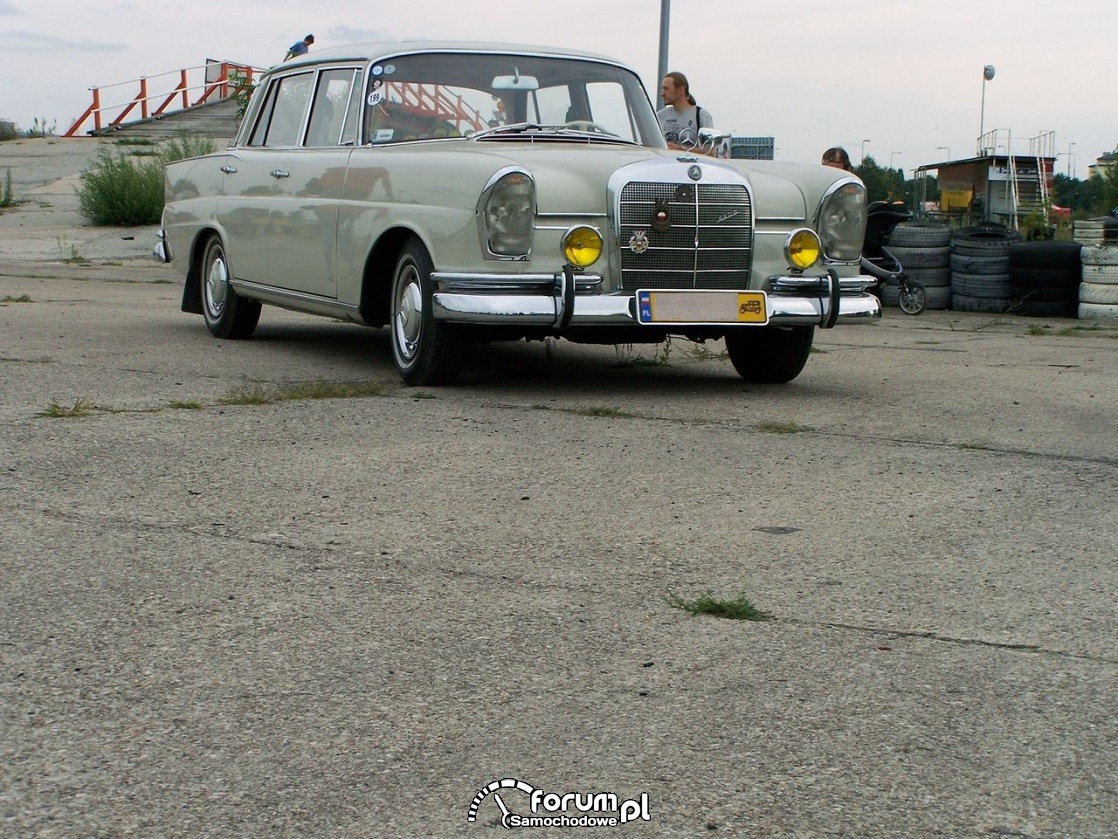 Mercedes-Benz 190 fintail, 1970