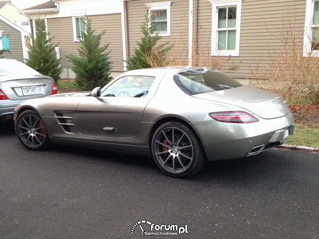 Mercedes-Benz SLS AMG, 3