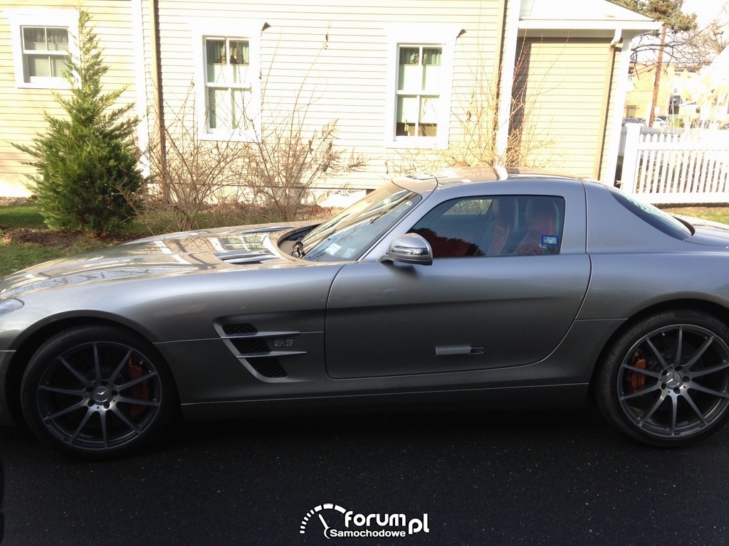 Mercedes-Benz SLS AMG, bok