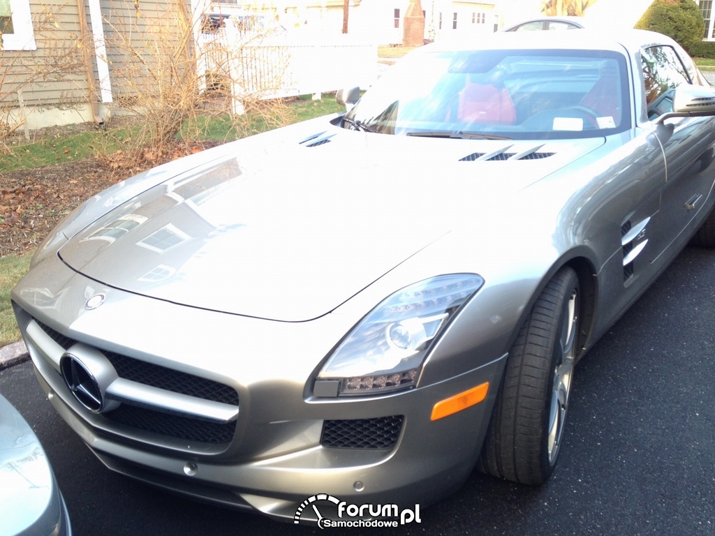 Mercedes-Benz SLS AMG