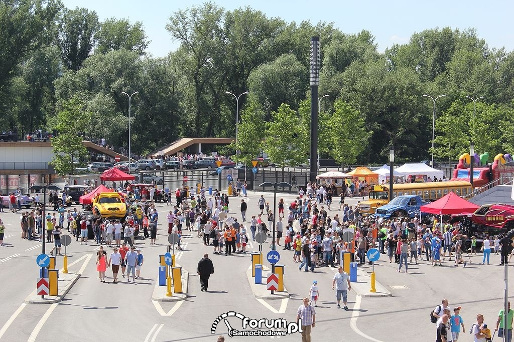 Pit Party Monster Jam przed Stadionem Narodowym w Warszawie