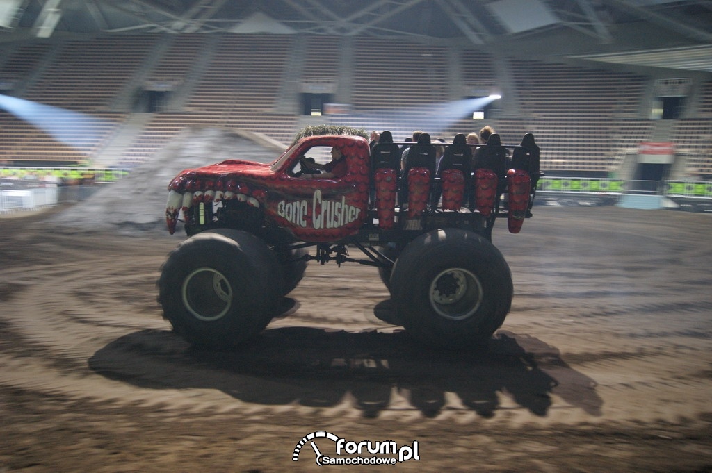 Monster Truck, Bone Crusher, przejazdy grupowe