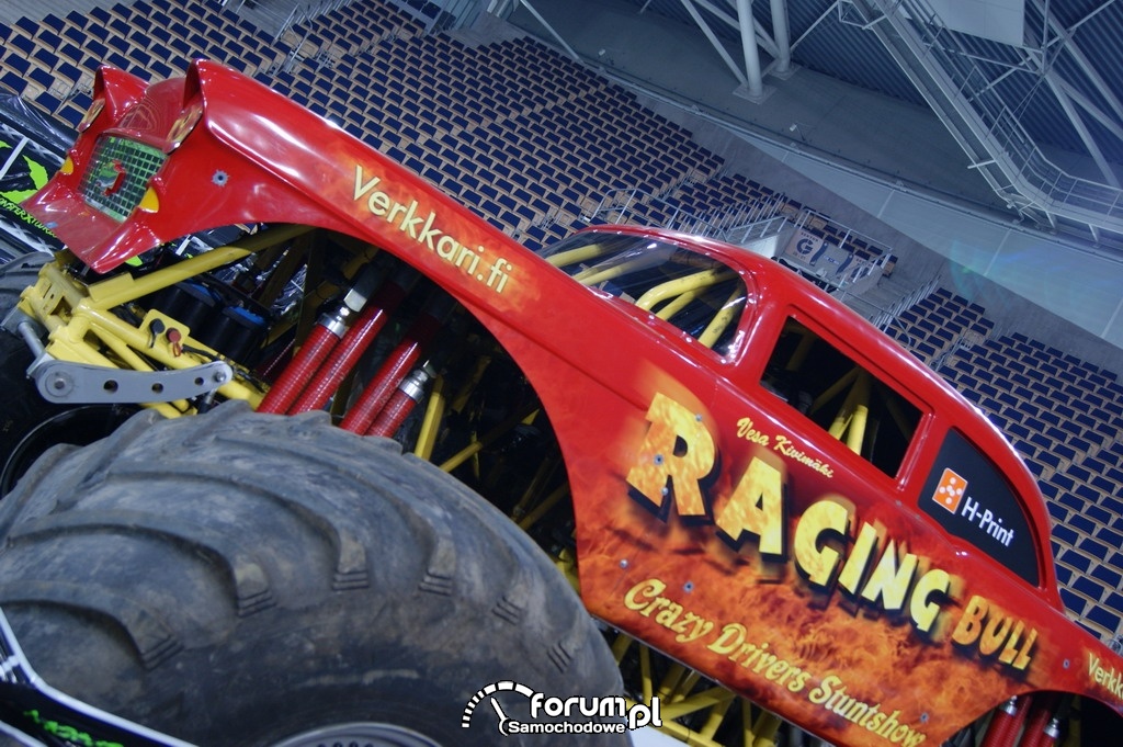 Monster Truck Raging Bull