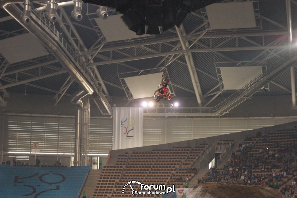 Motocyklowi kaskaderzy z FMX Stunt Riders, 5