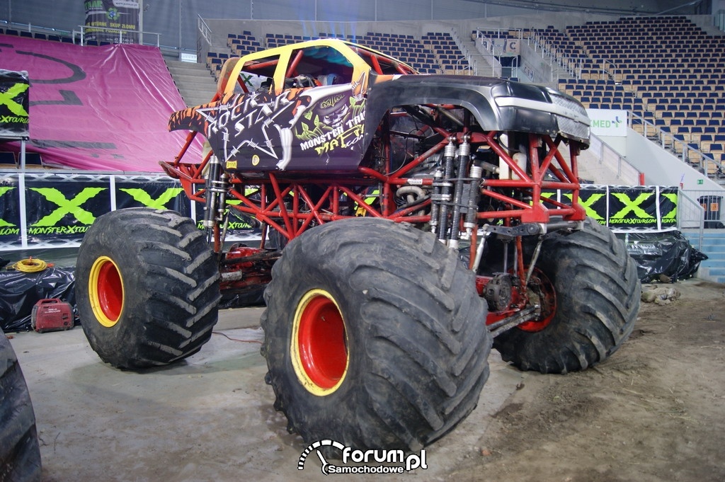 Zawody Monster Truck w Polsce, 9