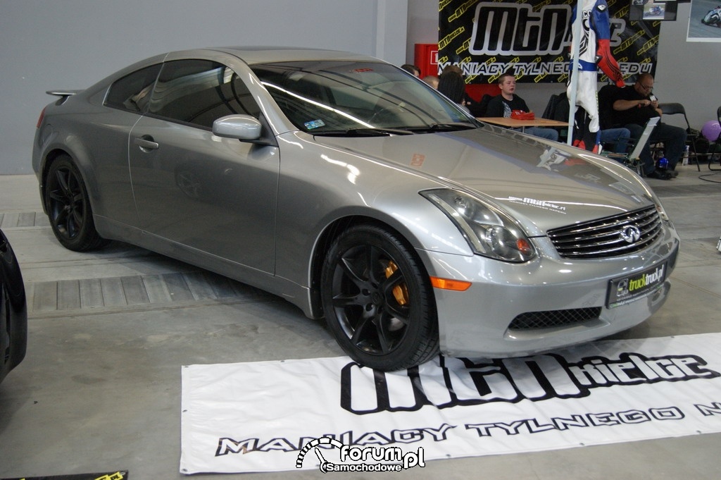 Infiniti G35 sport coupe