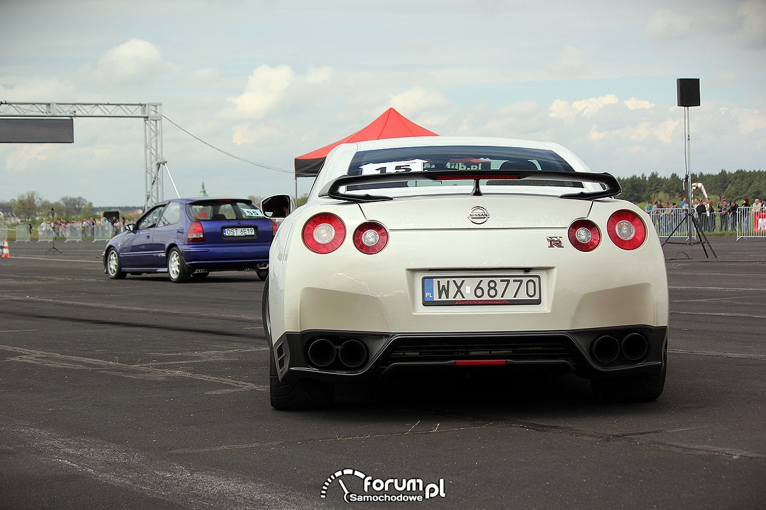 Nissan GTR, tył