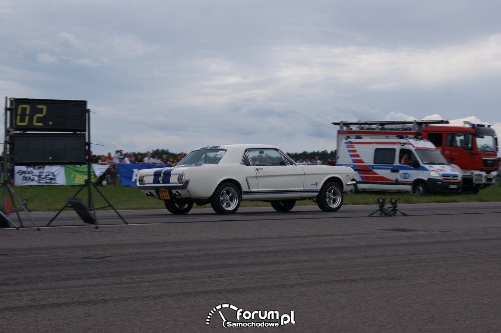 Ford Mustang, 2