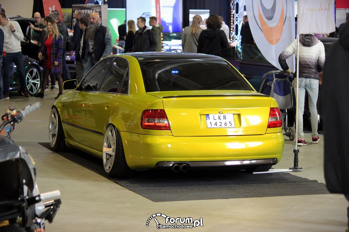 Audi A4 B5, tył