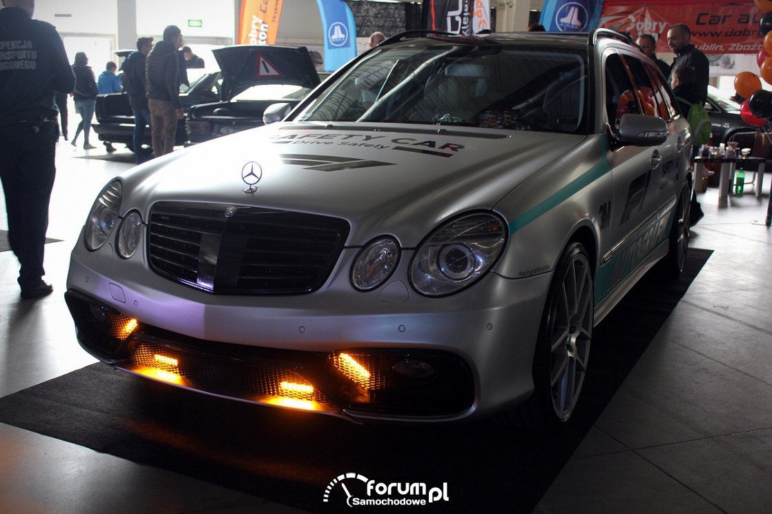 Mercedes-Benz E klasa W211, Safety Car