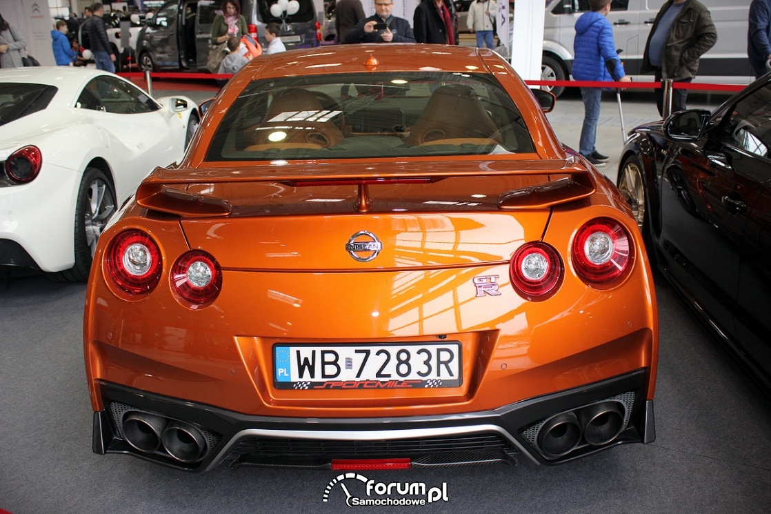 Nissan GT-R, tył