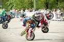 Stunt motocyklowy w parach