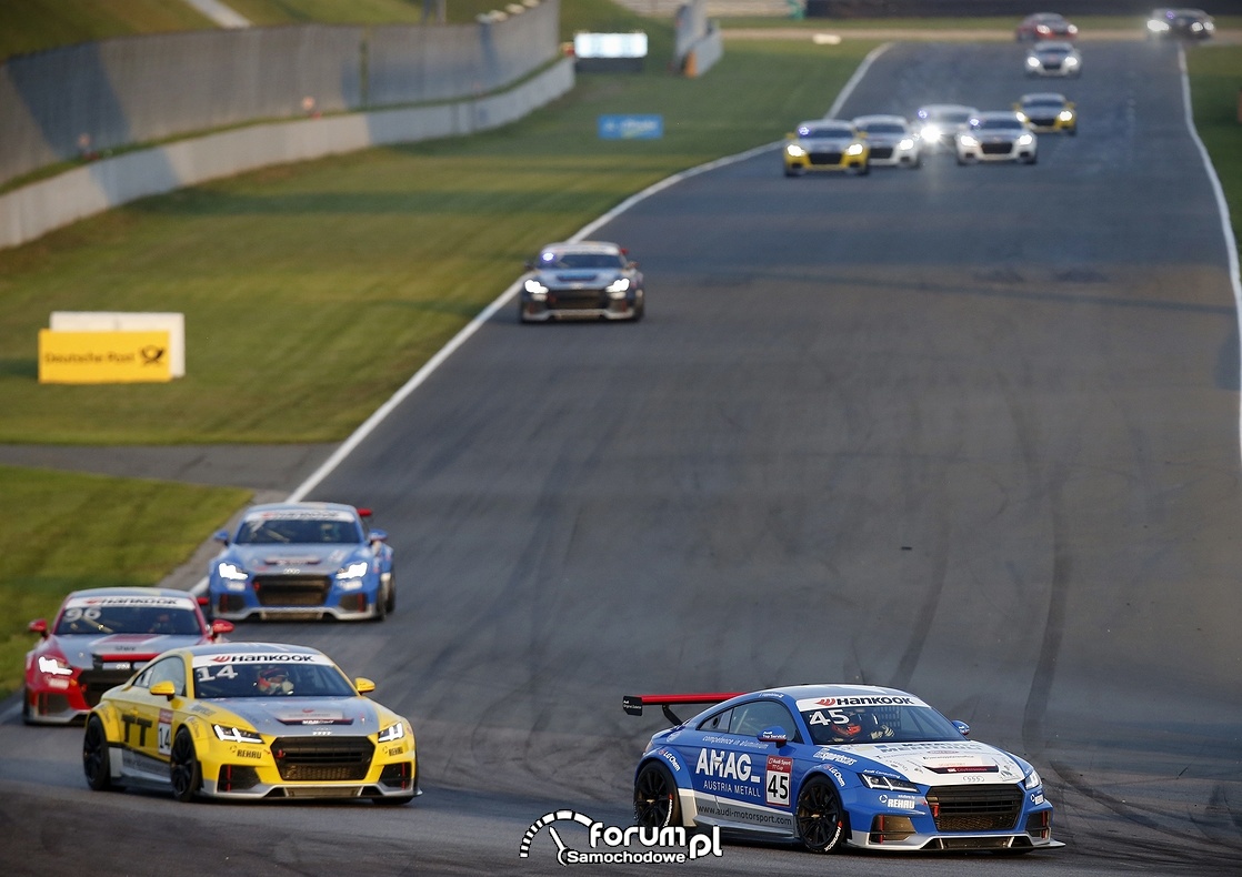 Audi Sport TT Cup na torze Motorsport Arena w Oschersleben