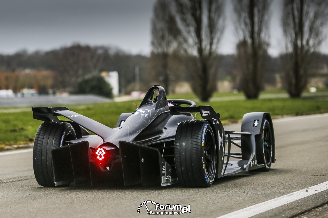 DS E-TENSE FE 19 - bolid Formuły E nowej generacji