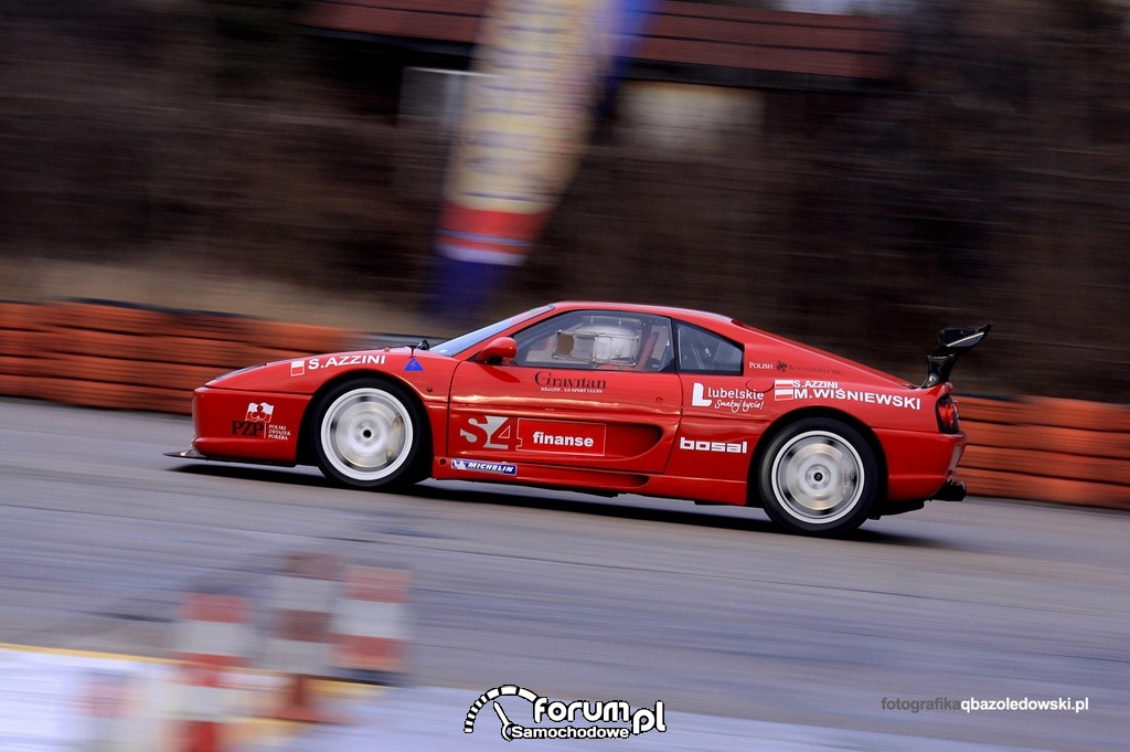 Ferrari F355 Challenge czerwona bestia Michała Wiśniewskiego