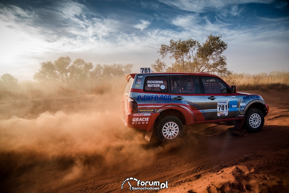 Mitsubishi Pajero - Finke Desert Race