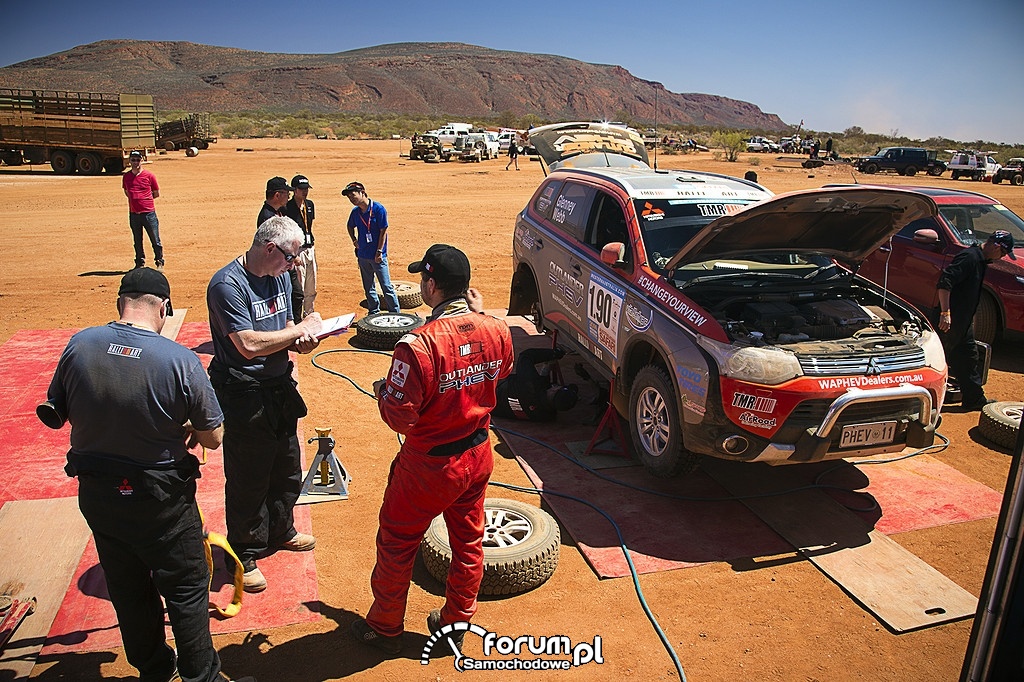 Outlander PHEV, Australasian Safari 2014, czas na naprawę