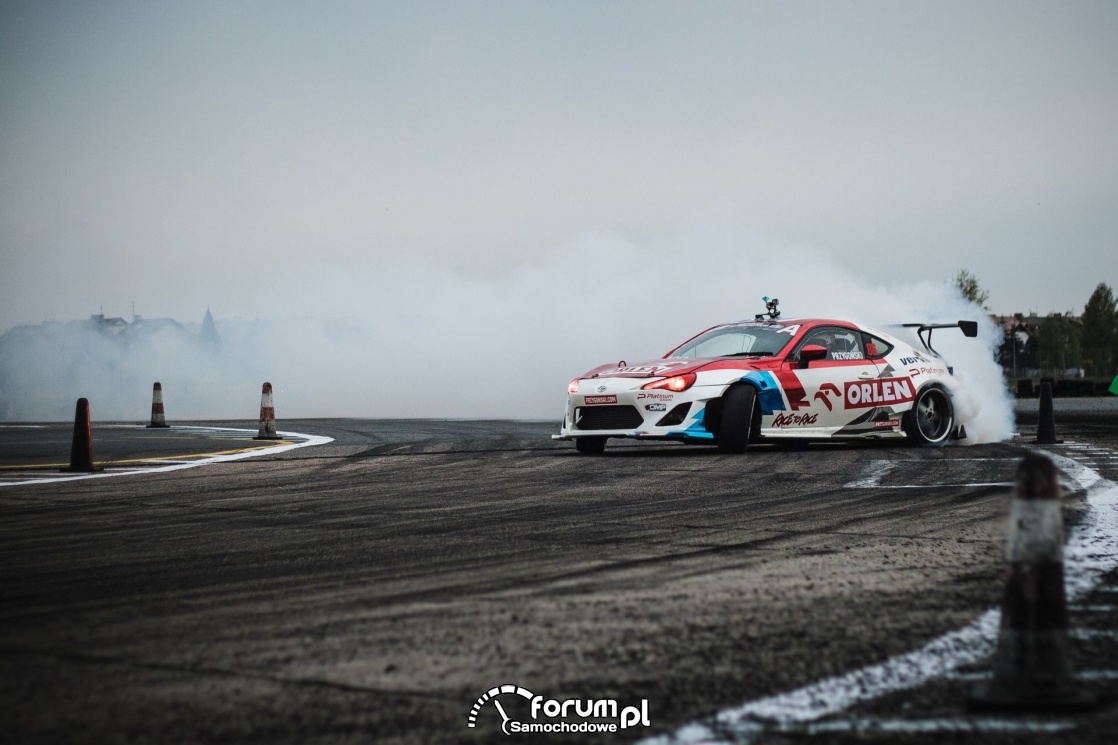 Toyota GT86, drift, Kuba Przygoński