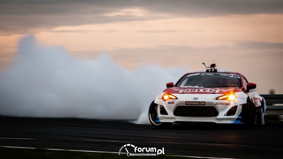 Kuba Przygoński Driftingowym Mistrzem Polski w Toyocie GT86