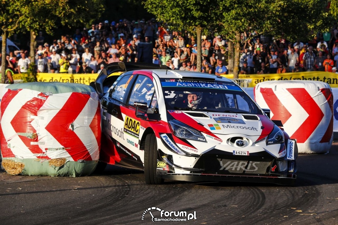 Cztery Toyoty Yaris WRC na starcie Rajdu Niemiec