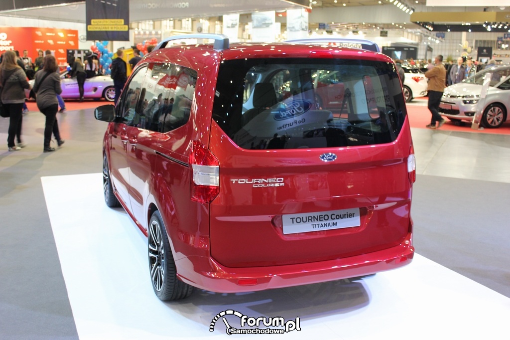 Ford Tourneo Courier Titanium, tył