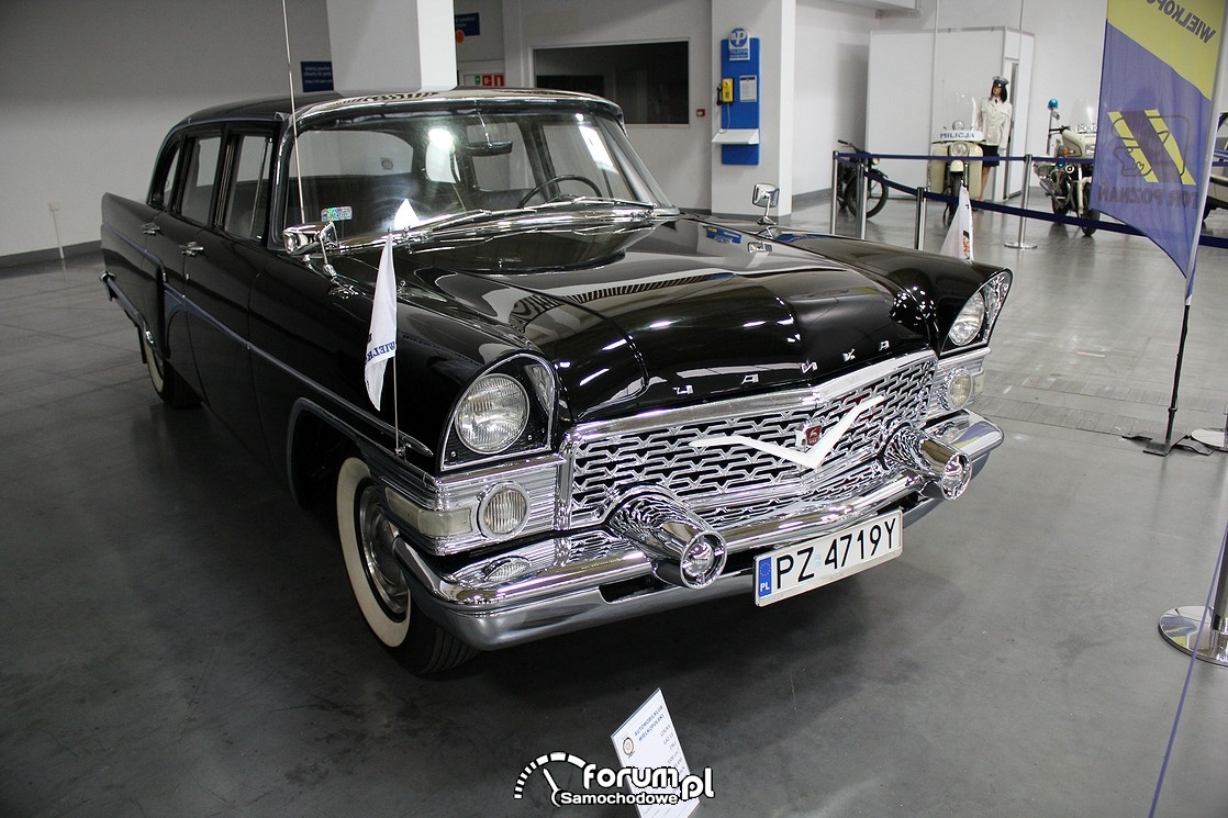 Czajka GAZ-13, 1961 rok, przód