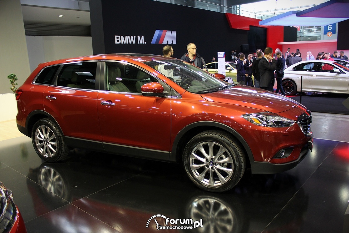 Mazda CX-9, bok