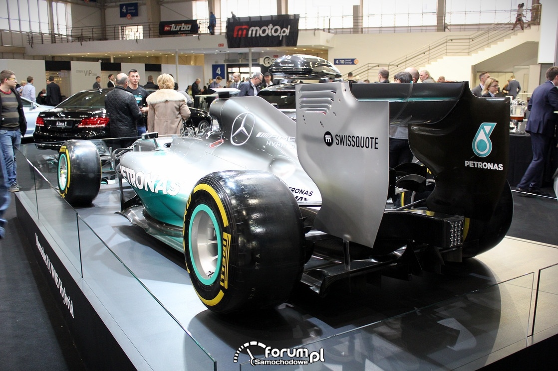 Mercedes F1W05 Hybrid, tył