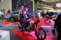 Honda Africa Twin, dziewczyny na motorze