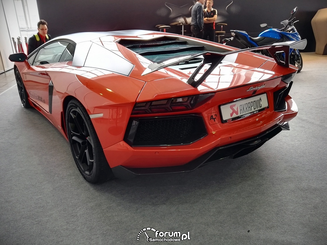 Lamborghini Aventador, tył