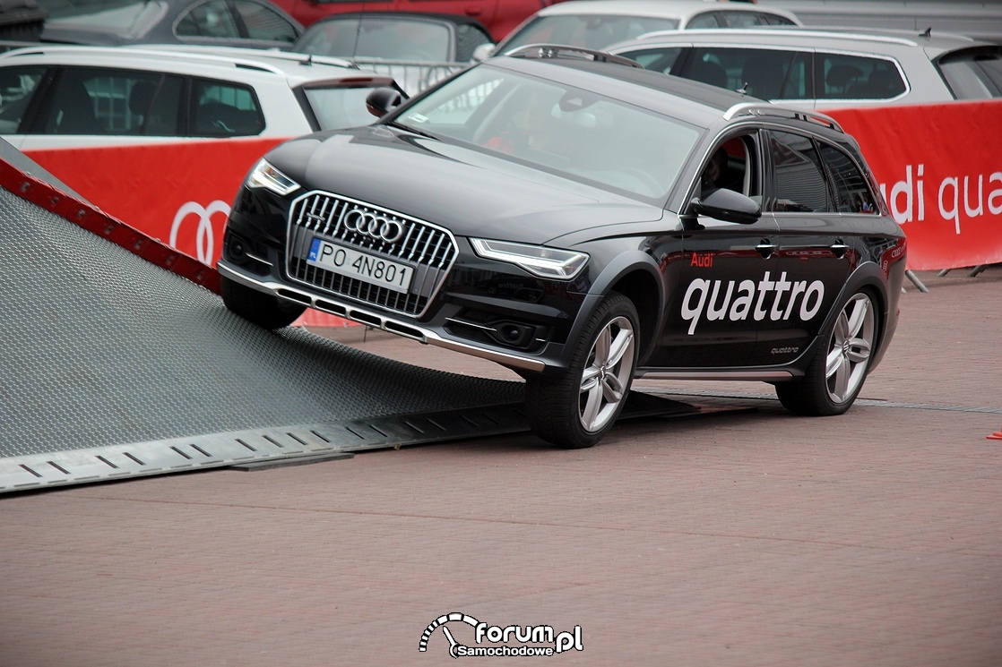 Wjazd na rampę pochyłą, Arena quattro, offroad parkur, Audi A6 Allroad